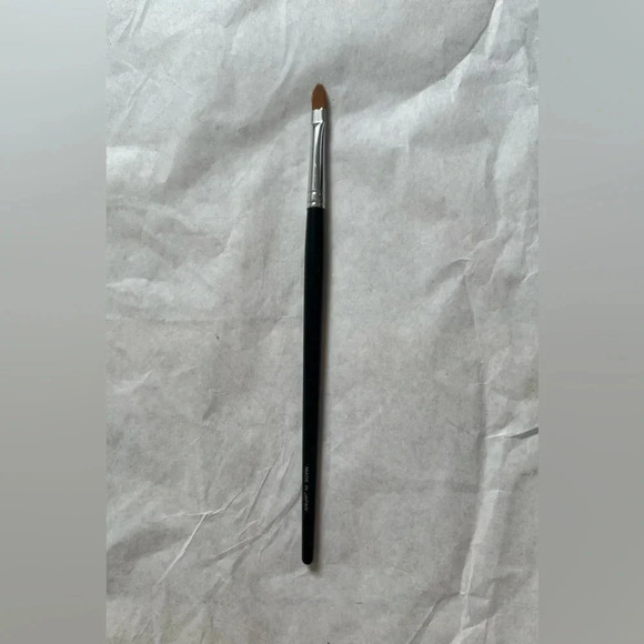 shu uemura Brush 6M Sable Lip & Concealer Brush Japan New - Picture 2 of 5